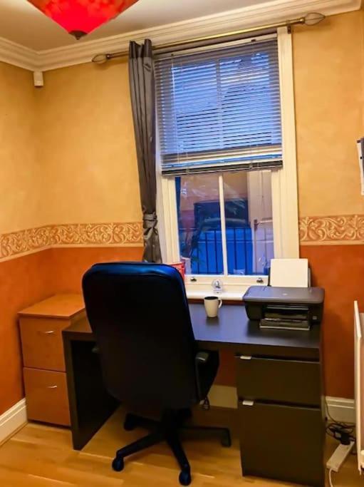 Central Chester Bedrooms Экстерьер фото